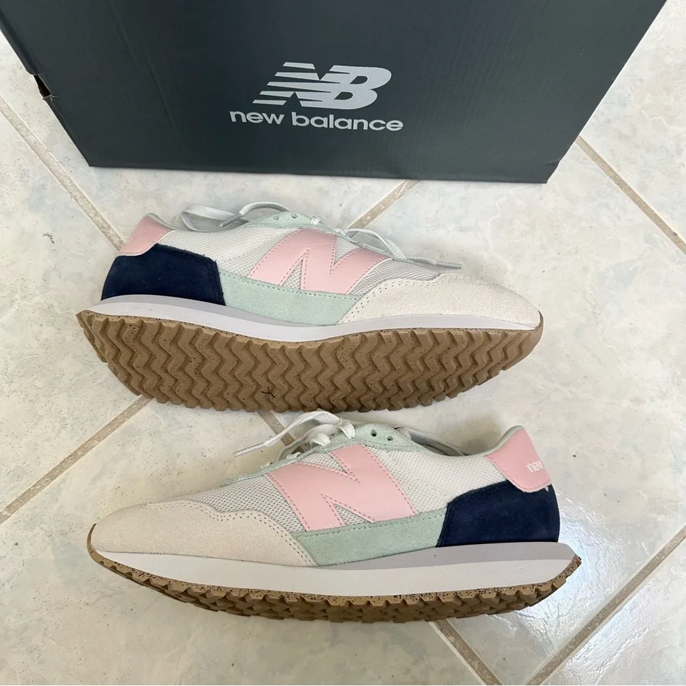NWT New Balance® 237 Women's Gray Pink Sneakers Size 9